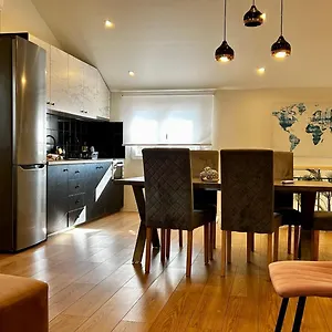 Apartment άνετο και πολυτελές οροφοδιαμέρισμα 2, Chania (Crete)